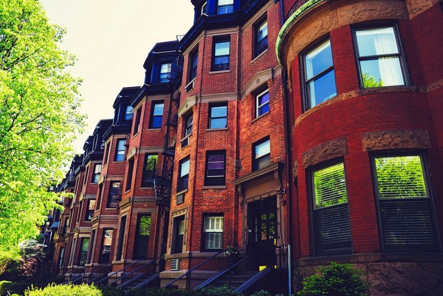 Maximizing-Urban-Space-Commercial-Roofing-Solutions-For-City-Centers-1.jpg