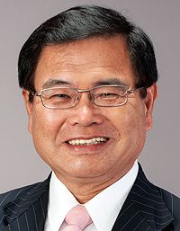 Minister Naokazu Takemoto