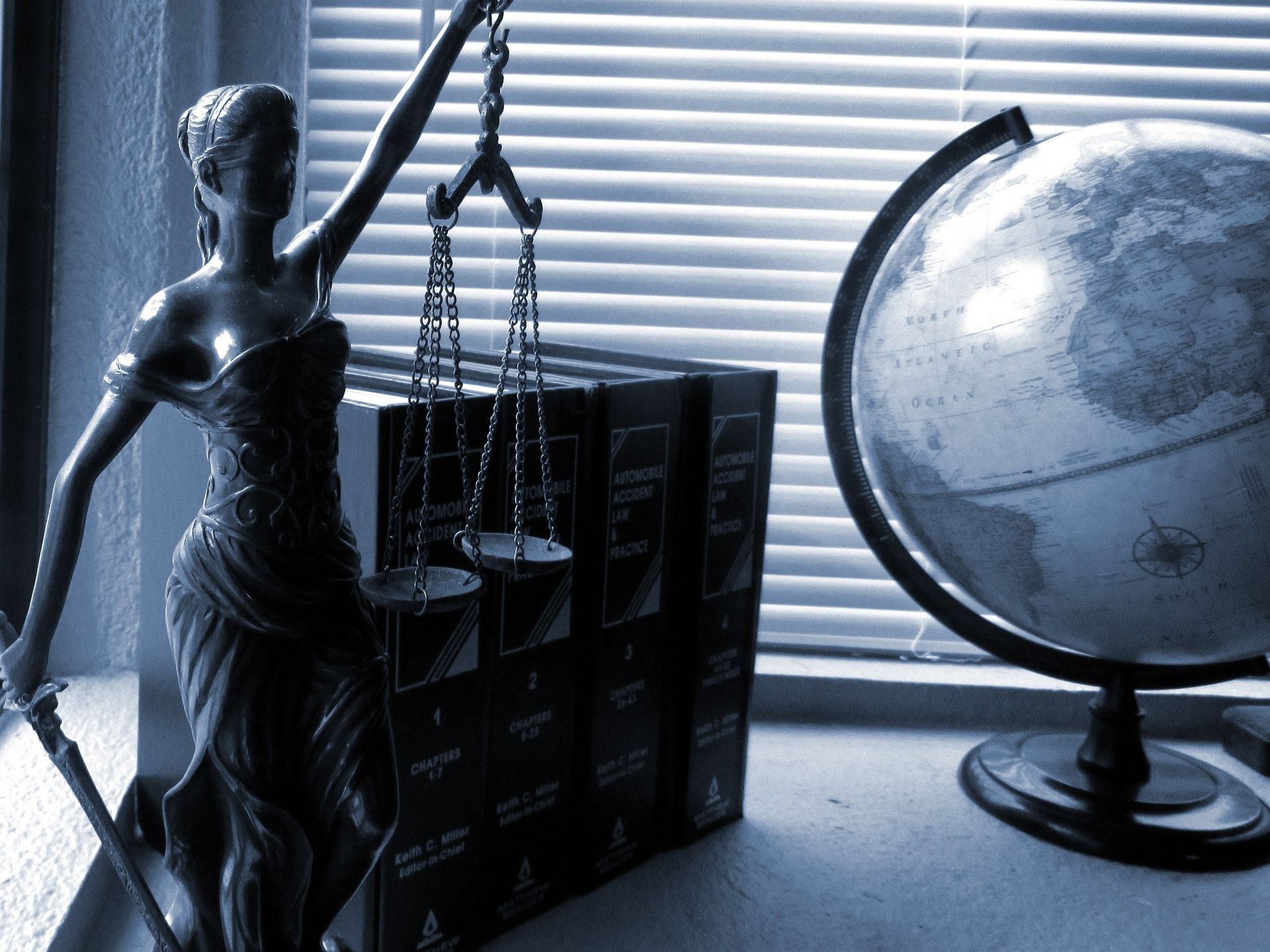 Navigating Legal Matters How Solicitors Can Assist You with Expert Advice (2).jpg