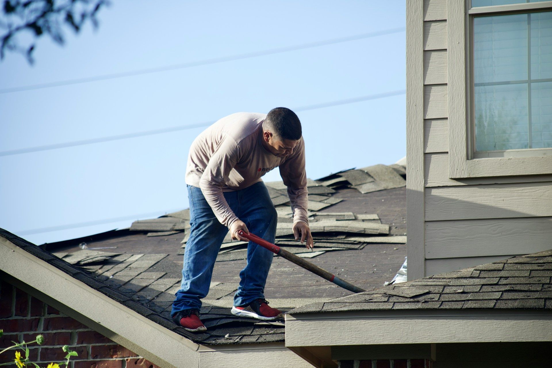 Tips for Managing Commercial Roof Construction in Bad Weather.jpg