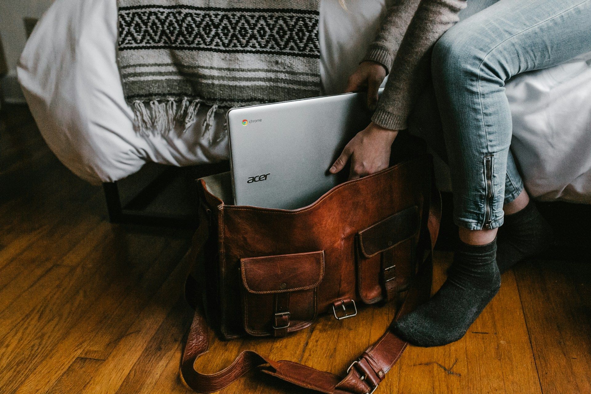 Top Business Briefcases for Great First Impressions (2).jpg