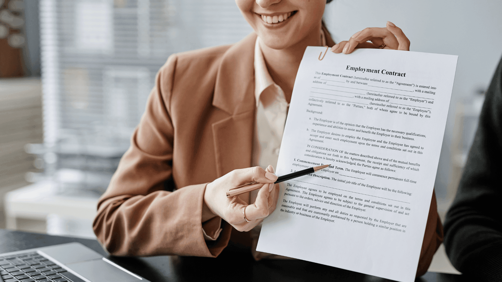 What Parts of an Employment Contract Should You Pay Attention to the Most.png