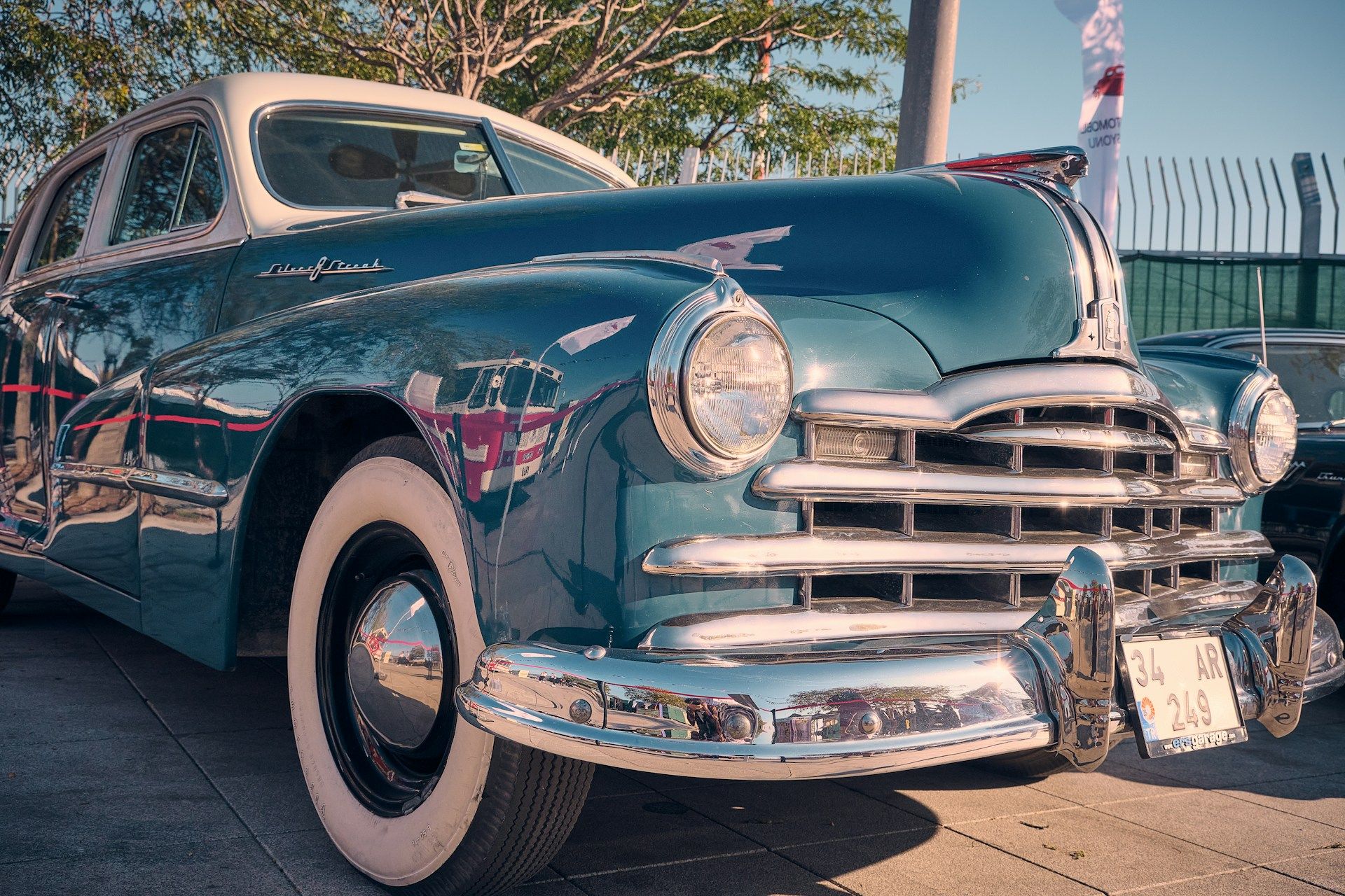 Why Classic Cars Are Making a Comeback in the Modern Era (2).jpg