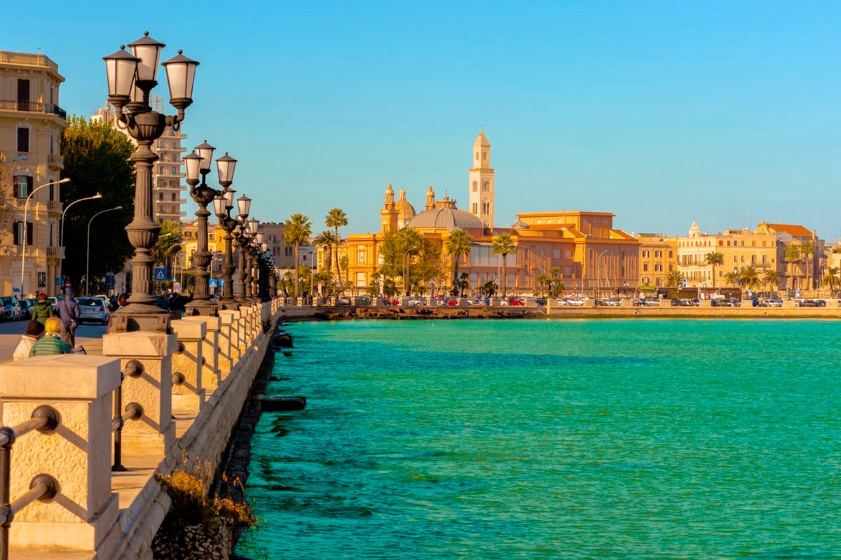 The Municipality of Bari has officialised the introduction of this new mode of working and is looking to experiment with innovative ICT solutions that enable the management of Smart Work and of employees within a specific framework