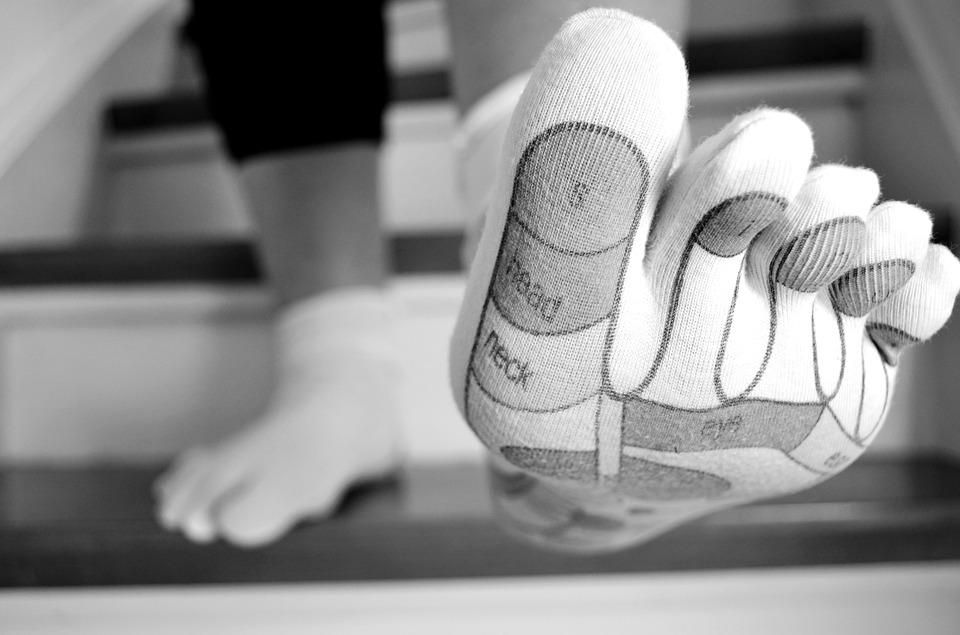 6 Interesting Styles Of Socks And How To Choose